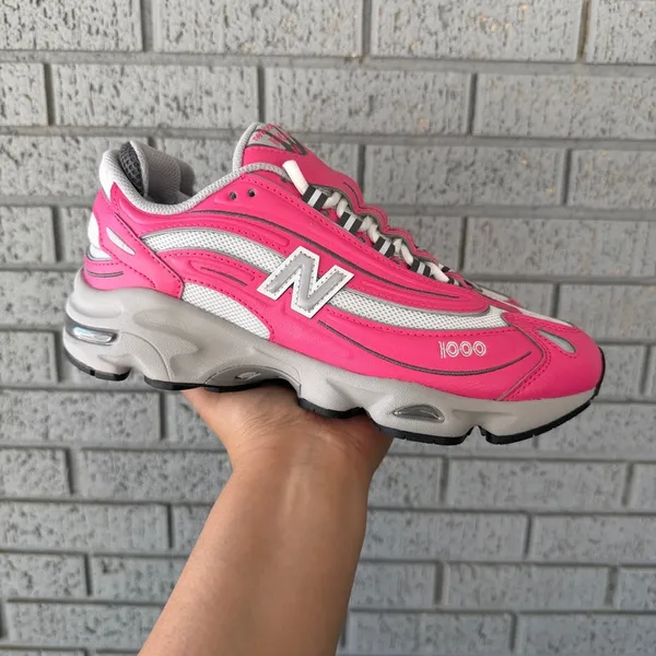 New Balance 1000 Shoes Unisex Womens size 8.5 Men’s size 7 Dragon Berry Pink - Image 6