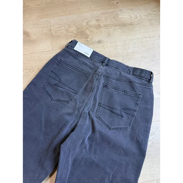 NWT Womens American Eagle curvy mom jean stretch black super high‎ rise 12 31W - Image 10