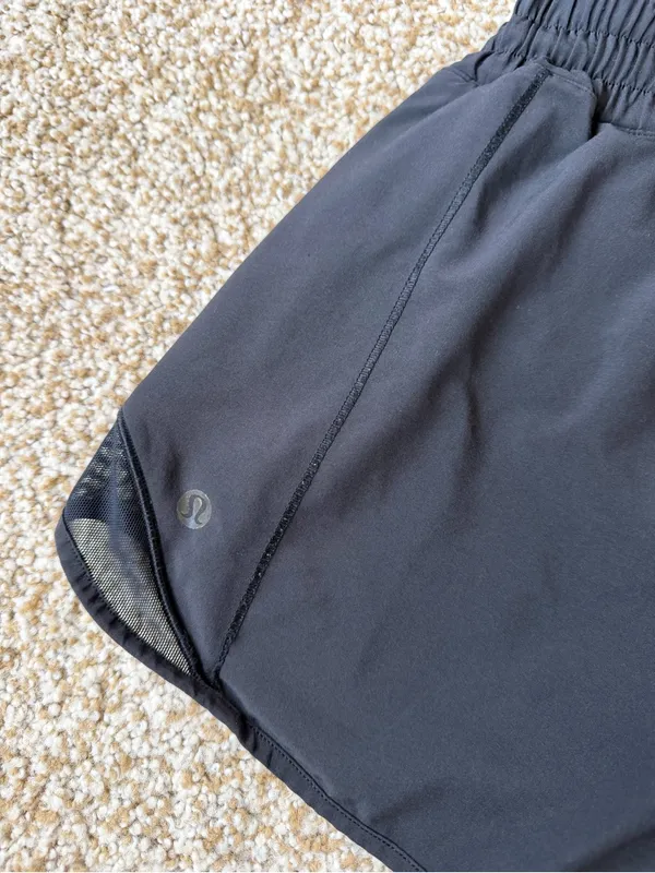 Lululemon Hotty Hot Shorts Black 3.5” Inseam Lined Run Gym Size 6 - Image 10