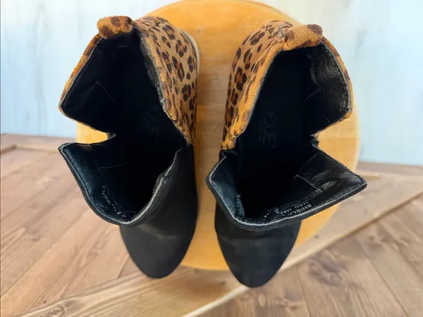 Boutique by Corkys Women’s Size 8 Black Leopard Print Ankle Booties Cutout - Image 5