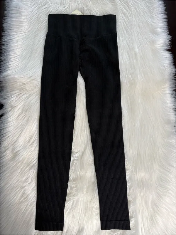 Halara Black 7/8 Length Ribbed Leggings NWT S - Image 5