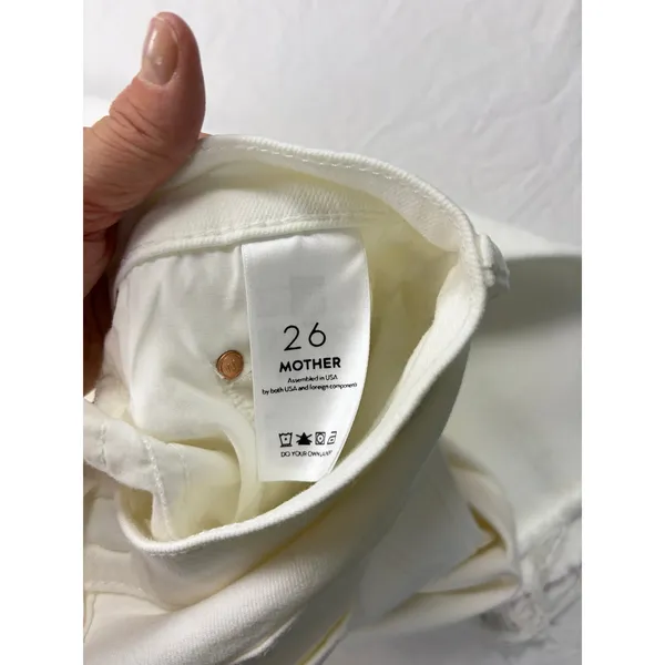 Mother The Insider white crop step fray jeans. Size 26. quiet luxury, coastal - Image 6