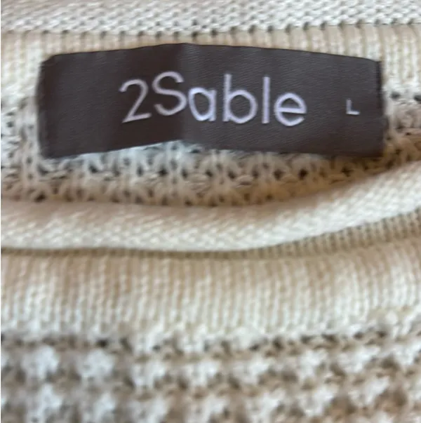 white sweater Size L - Image 3
