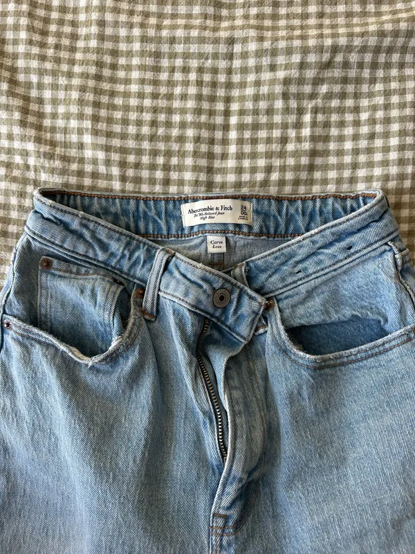 Abercrombie 90’s relaxed jeans - Image 5