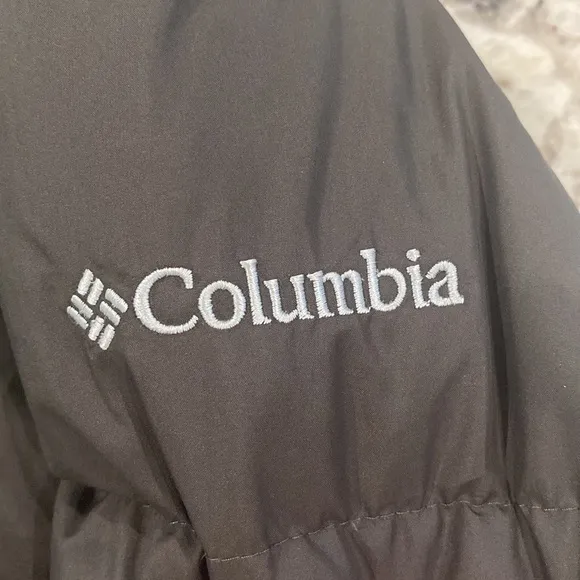 Columbia Women’s Winter Puffer Coat in dark/ olive‎ green Size Small - Image 2