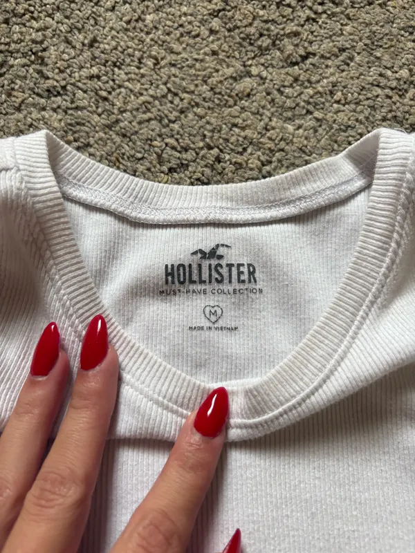 White Tank Hollister Cropped - Image 4