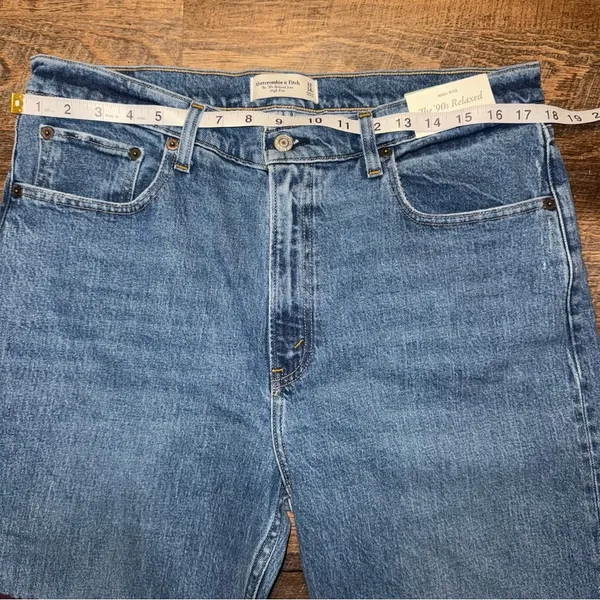 Abercrombie & Fitch The Relaxed Jean High Rise Jeans Size 32/14R New with Tags - Image 2