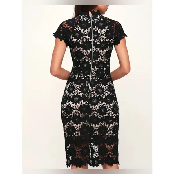 NWT Lulus Women’s Bold Love Black and Nude Lace Bodycon Midi Dress Size Small - Image 2