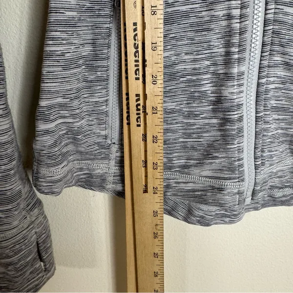 Lululemon ladies athletic wear Gray Full-Zip define Jacket SZ 4 gym working‎ out - Image 8