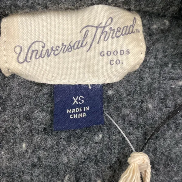 Everyday Basic Staple Universal Thread Thick Cozy Gray V Neck Cardigan Sweater - Image 6