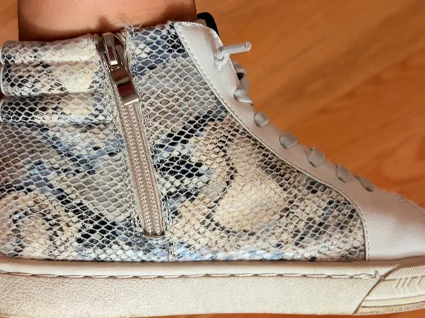Vintage Havana High-Top Sneakers Snake Skin Size 7 - Image 4