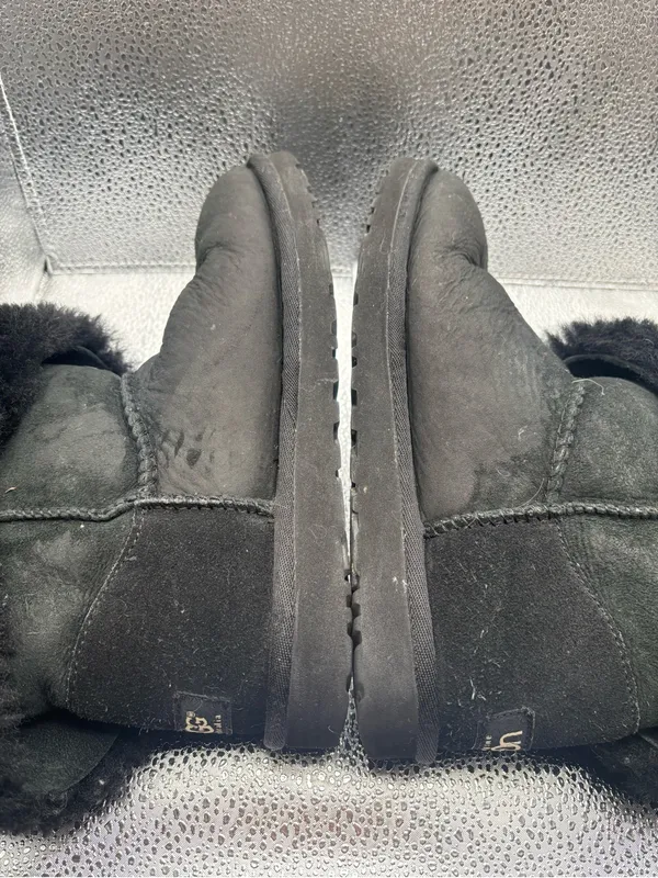UGG Australia Bailey Button Boots US Size 6 Black Suede Short Fold Over - Image 4