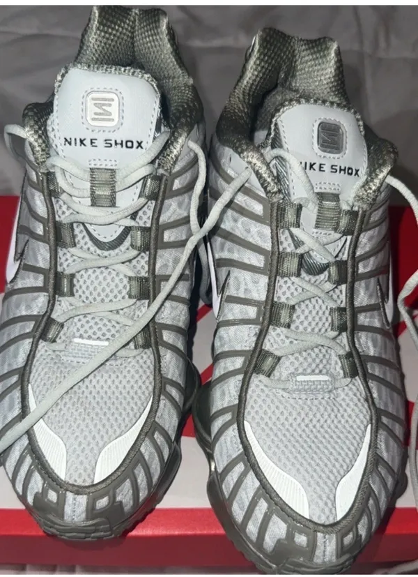 Women Nike shoes  - Image 3