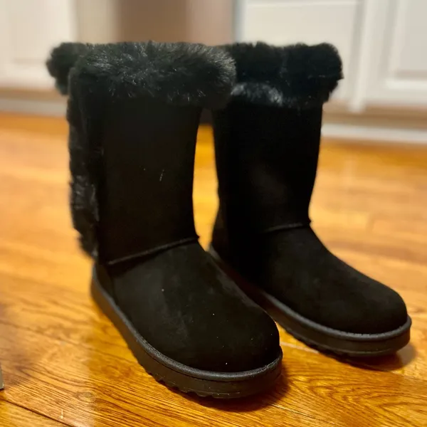 Women's Black Fur-Lined Boots Cozy with Cute Buttons - Image 5