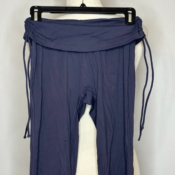 Boohoo - Blue DSGN Studio Ultra Sculpt Ruched Side Flared Legging - Image 4