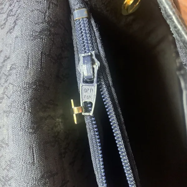 Vtg YSL Yves Saint Laurent Midnight Navy Blue Triangle Flap Crossbody Bag France - Image 8
