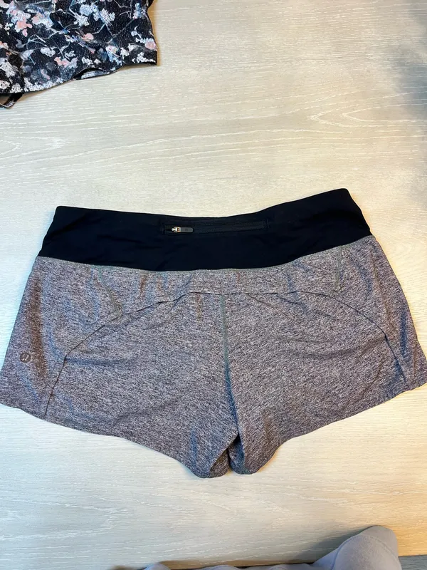 Lululemon speedup shorts grey and black - Image 2