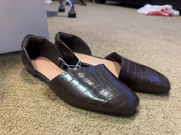 Old Navy Flats - Image 2