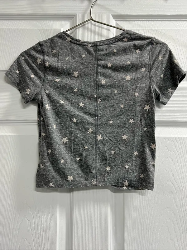 Abercrombie & Fitch Cropped Short Sleeve Gray Top with Stars - Size XS - GUC - Image 2