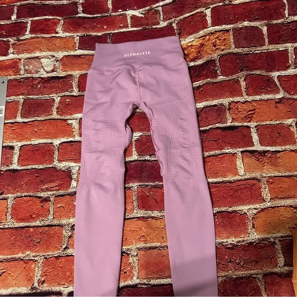 Alphalete leggings size medium - Image 5