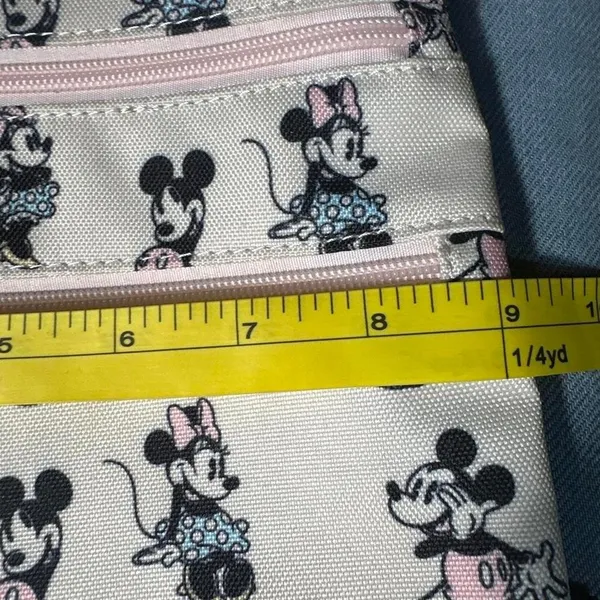 T346. Disney x Loungefly Mickey and Minnie Mouse crossbody bag - Image 5