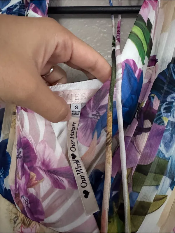 NWT $158 • Guess • Maxi Dress • Gilda • Floral Print • Small - Image 6