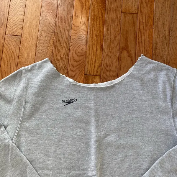 light gray and black white vintage off the shoulder Speedo crewneck - Image 2