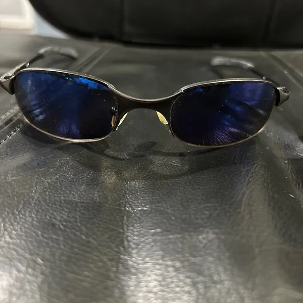 Stylish Blue Lens Sunglasses - Image 2