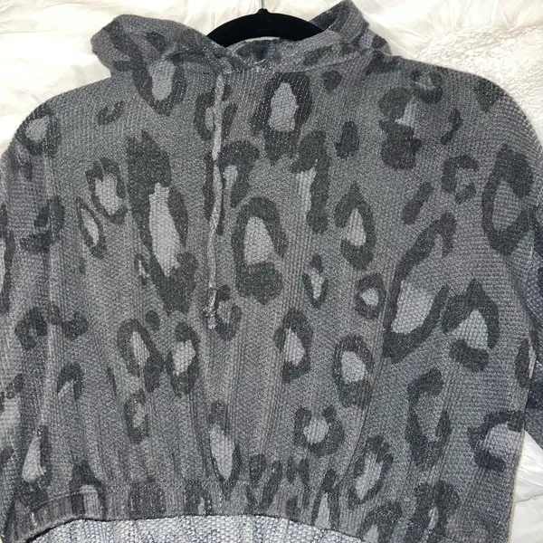 Lelis Hooded Pullover - Image 3