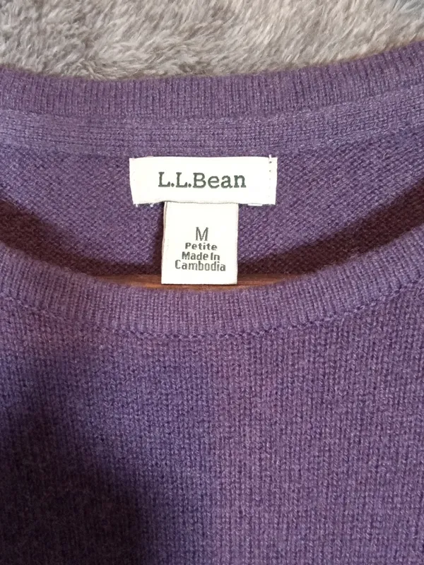 L.L. Bean Womens Crewneck Cashmere Purple Sweater Long Sleeve Size Medium - Image 2
