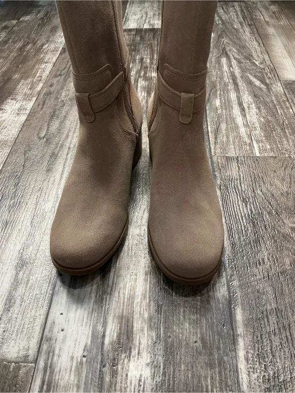 Koolaburra Knee High Suede Boots in Taupe Size 9 - Image 13