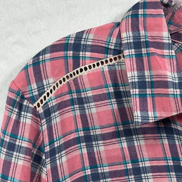 Entro Pink Navy Plaid Button Down Shirt Crochet Lace Frayed Hem‎ T6382 Large - Image 7