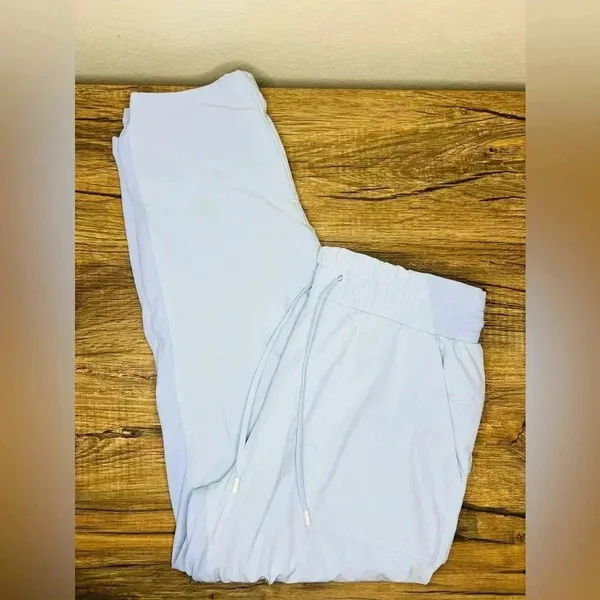 Lululemon Beyond the Studio Blue Linen size 8 - Image 3