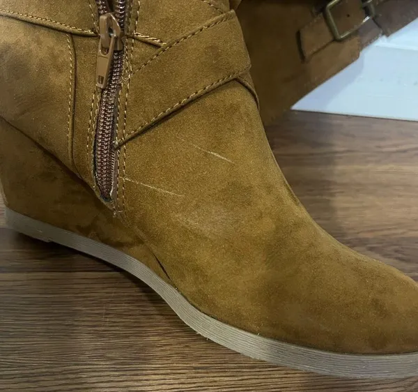 Forever 21 Tan Wedge Boots Size 8.5 US - Image 5
