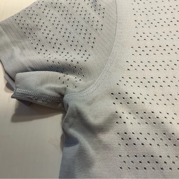 Lululemon Breeze By Short Sleeve *Squad Daydream Light Blue T Shirt Women Sz 6 - Image 9