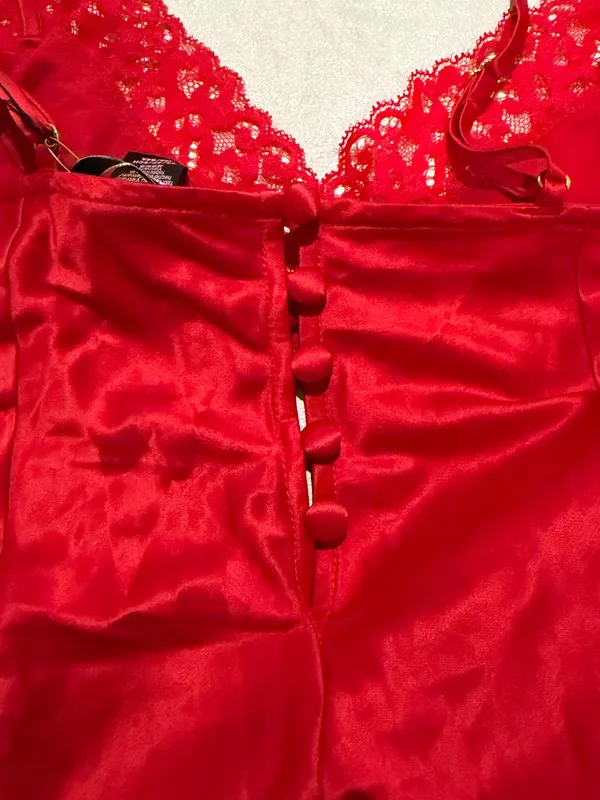 Victoria's Secret red lace lingerie set with floral detail XS /XP - Image 8