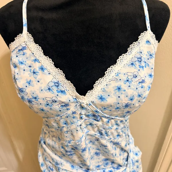 PrettyLittleThing FLORAL PRINT LACE UP BACK TWIST DETAIL MIDI DRESS Size 12 - Image 4