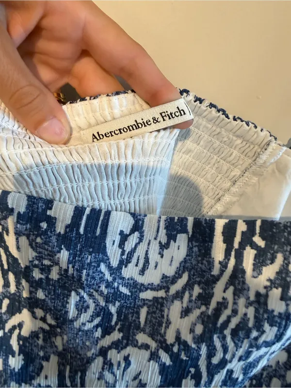Abercrombie & Fitch Navy and White Printed Cami Crop Top - Image 3