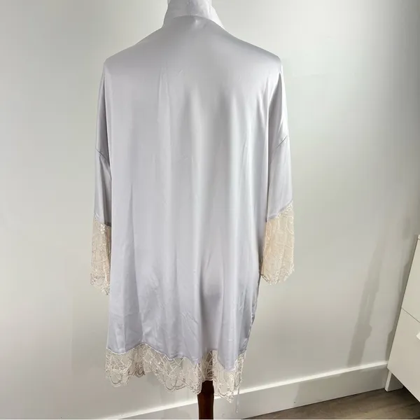 Flora Nikrooz Silver Satin Lace Trim Kimono Robe XL Loungewear Bridal - Image 11