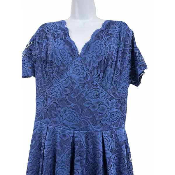 Women,s Floral Lace Midi Dress Size 2x. H - Image 6