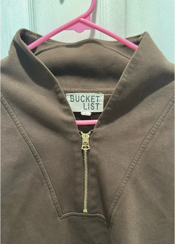 boutique sweatshirt Size L - Image 3