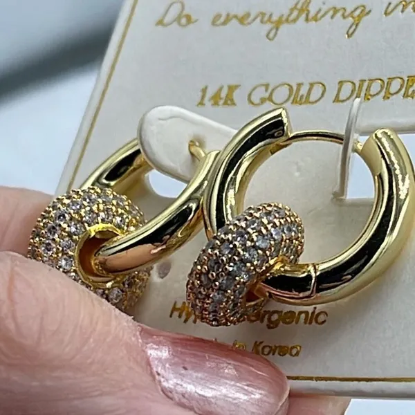 NWT 14K GP “Do everything in Love” CZ ring hoop earrings - Image 8
