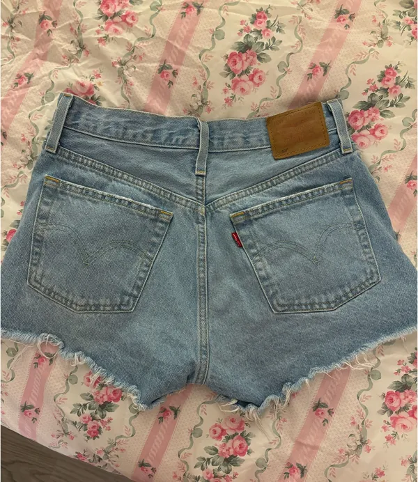 Levi’s Shorts - Image 2