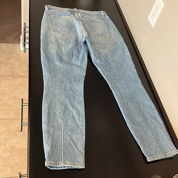 Alice + Olivia AO.LA Good highrise exposed button lightwash distressed jeans, 27 - Image 15