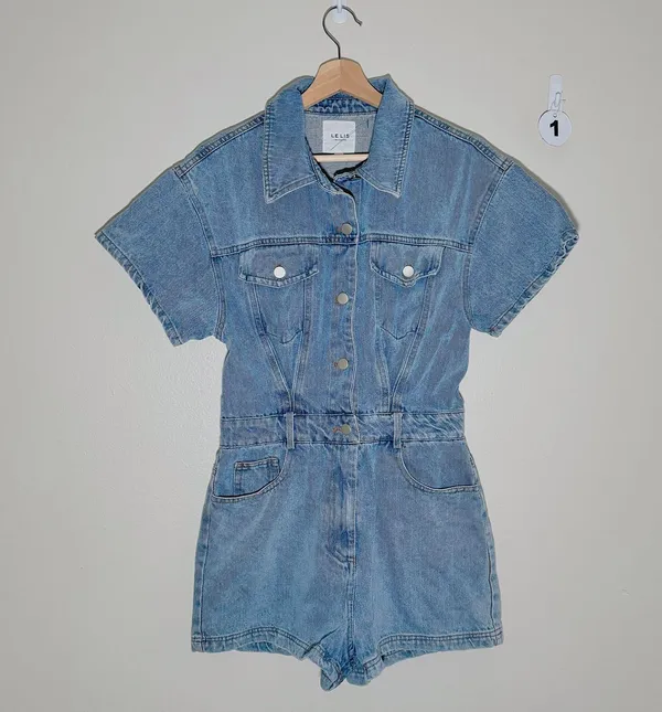 Le lis | Short Sleeve Denim Romper - Image 3
