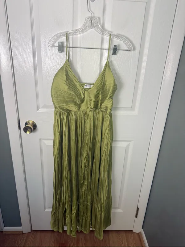 ASTR The Label Maeve Midi Dress in Lime XL - Image 2