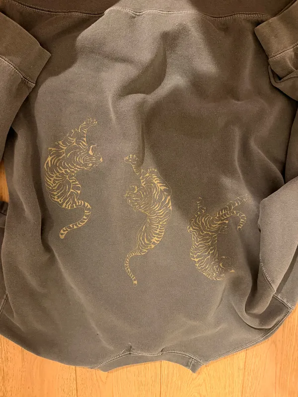 Urban Outfitters Crewneck with tigers - Image 3