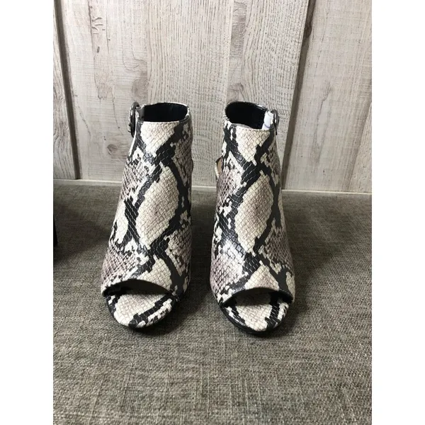 Alfani Womens Shoes Size 6 M Step Flex Black White Snake Print Open Toe Heels - Image 5