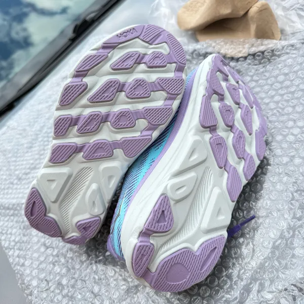 Hoka one one Clifton 9 women Running shoes size 7 (New no box) - Image 6