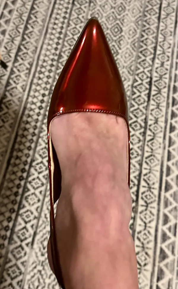 Boutique Shiny burgundy pointed toe sling back heels - Image 5